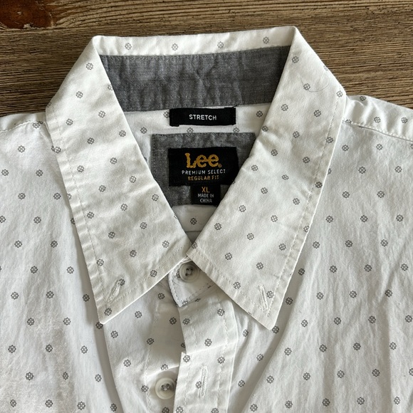 LEE PREMIUM SELECT REGULAR FIT ALL PURPOSE SHORT SLEEVE BUTTON DOWN
SHIRT XL - Picture 2 of 7